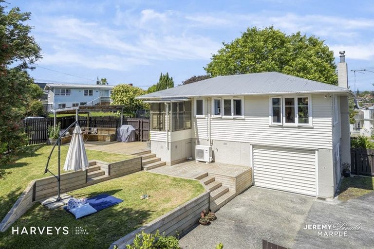 Photo of property in 120 Vodanovich Road, Te Atatu South, Auckland, 0610