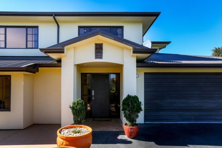 Photo of property in 70a Shelter Grove, Frankleigh Park, New Plymouth, 4310