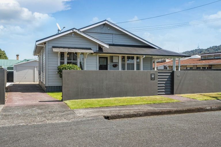 Photo of property in 16 Wolfe Street, Regent, Whangarei, 0112