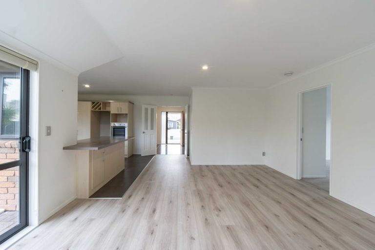 Photo of property in 16 Ravenscourt Place, Huntington, Hamilton, 3210