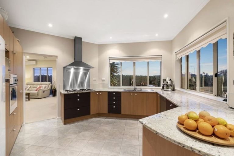 Photo of property in 3 Rangi Avenue, Schnapper Rock, Auckland, 0632