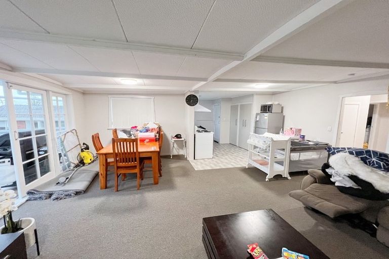 Photo of property in 21 Seabrook Avenue, New Lynn, Auckland, 0600