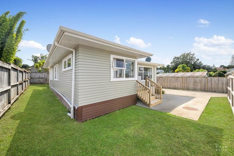 Photo of property in 51 Stottholm Road, Titirangi, Auckland, 0604