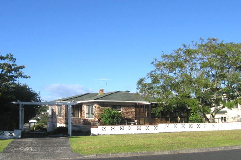 Photo of property in 33 Tui Glen Road, Birkenhead, Auckland, 0626