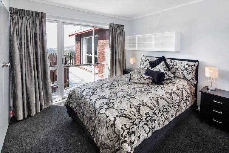 Photo of property in 6 Tree Top Lane, Paparangi, Wellington, 6037