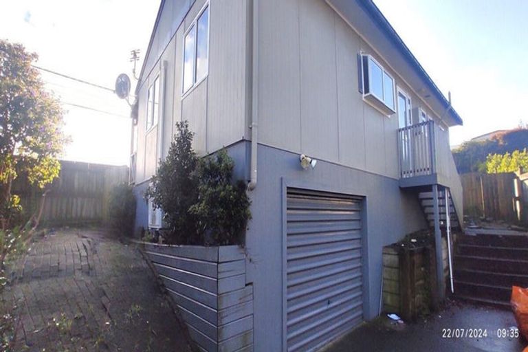 Photo of property in 2/112 View Road, Sunnyvale, Auckland, 0612