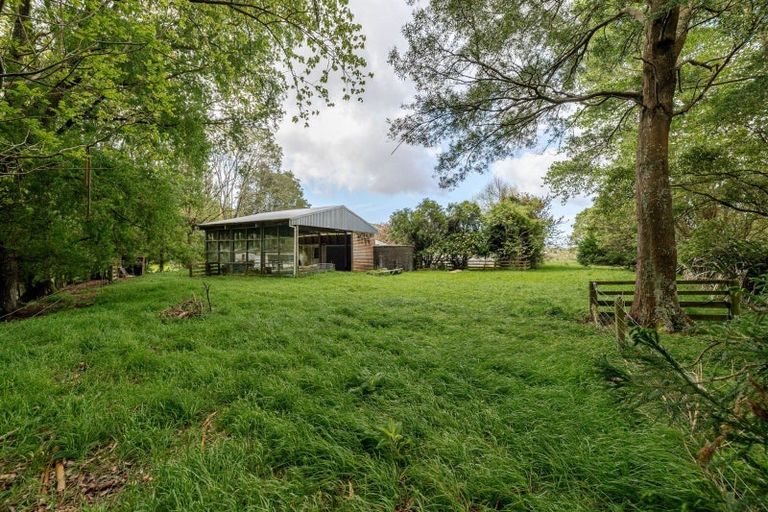 Photo of property in 111 Hinemoa Valley Road, Kaitawa, Pahiatua, 4981