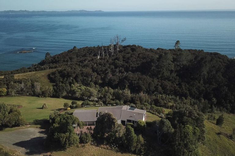 Photo of property in 43 Cable Bay Heights Drive, Cable Bay, 0420