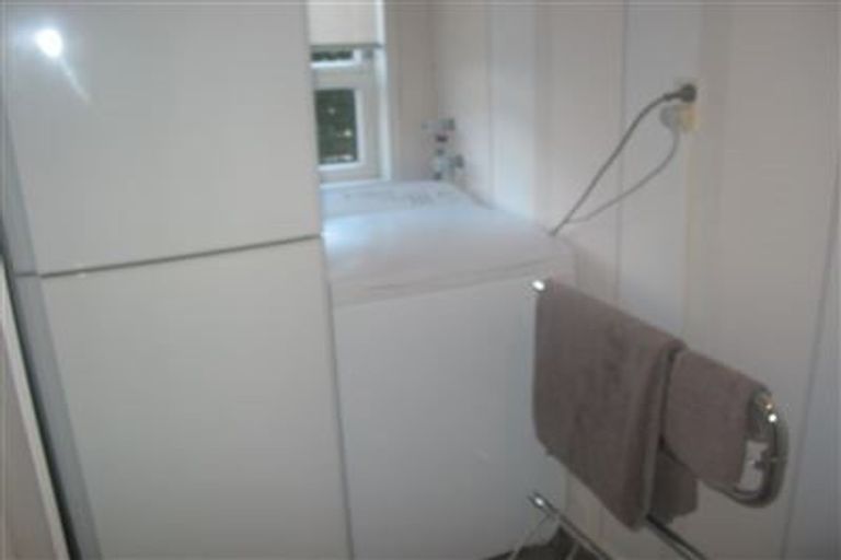 Photo of property in 1/14 Frieston Road, Milford, Auckland, 0620