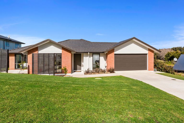 Photo of property in 4 Laly Haddon Place, Matakana, Warkworth, 0985