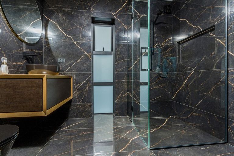 Photo of property in 31 Chelverton Terrace, Red Beach, 0932