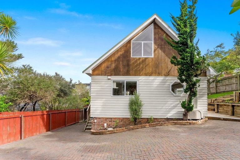 Photo of property in 2/56 Lavery Place, Sunnynook, Auckland, 0632