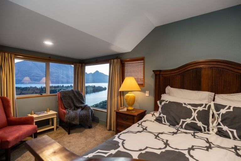 Photo of property in 10 Peregrine Place, Queenstown, 9300