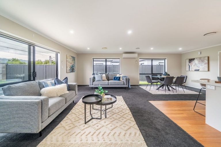 Photo of property in 22 Te Kaeaea Crescent, Wallaceville, Upper Hutt, 5018