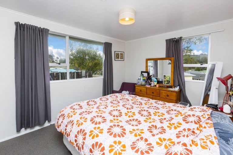 Photo of property in 23 Blueberry Grove, Timberlea, Upper Hutt, 5018