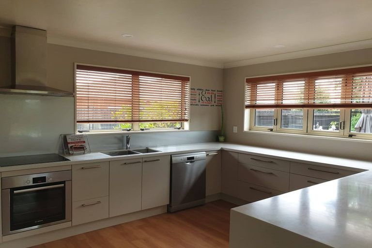 Photo of property in 15 Dinglebay Place, Casebrook, Christchurch, 8051