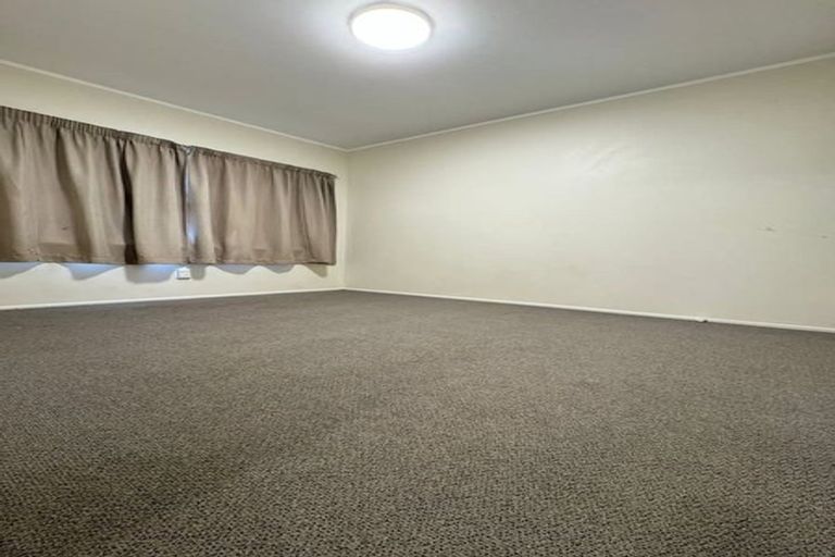 Photo of property in 2/12 Booker Place, Weymouth, Auckland, 2103