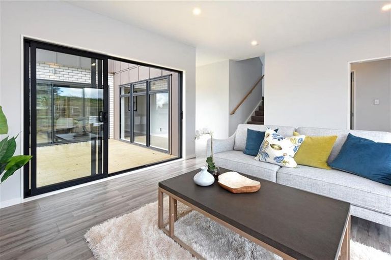 Photo of property in 5d Mcquoids Road, Flat Bush, Auckland, 2019