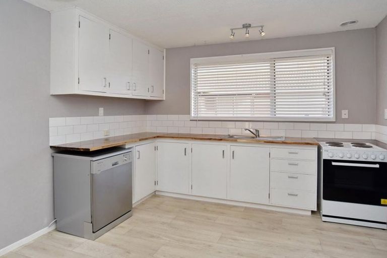 Photo of property in 1/5 James Condon Place, Redwood, Christchurch, 8051