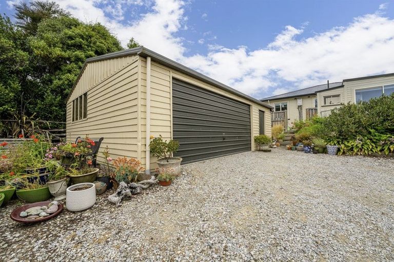 Photo of property in 8 London Street, Hampden, 9410