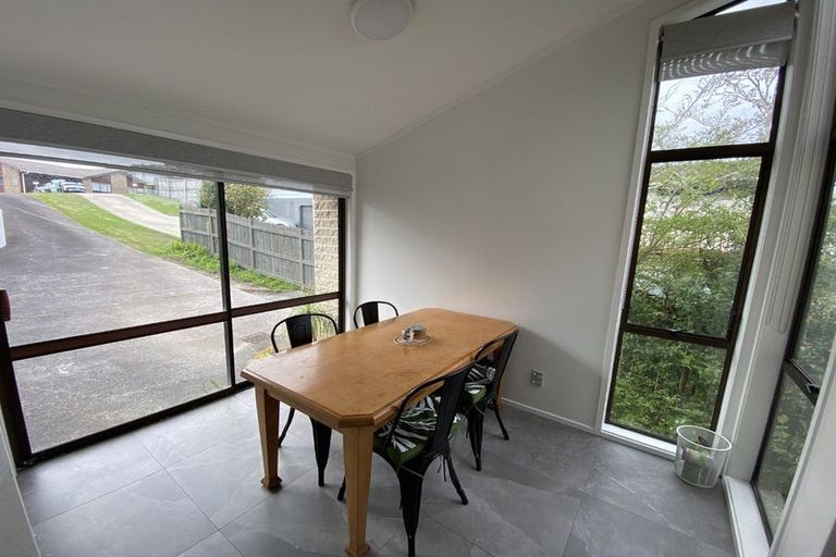 Photo of property in 2/6 Clare Place, Glenfield, Auckland, 0629