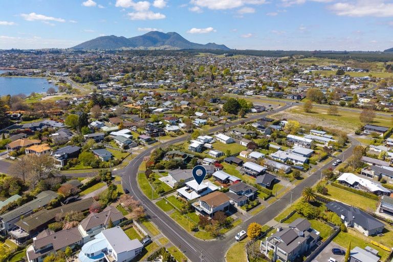 Photo of property in 24 Rainbow Drive, Rainbow Point, Taupo, 3330