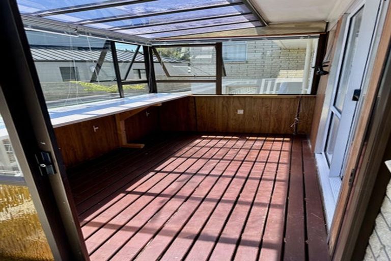 Photo of property in 2/23 Waitemata Road, Hauraki, Auckland, 0622