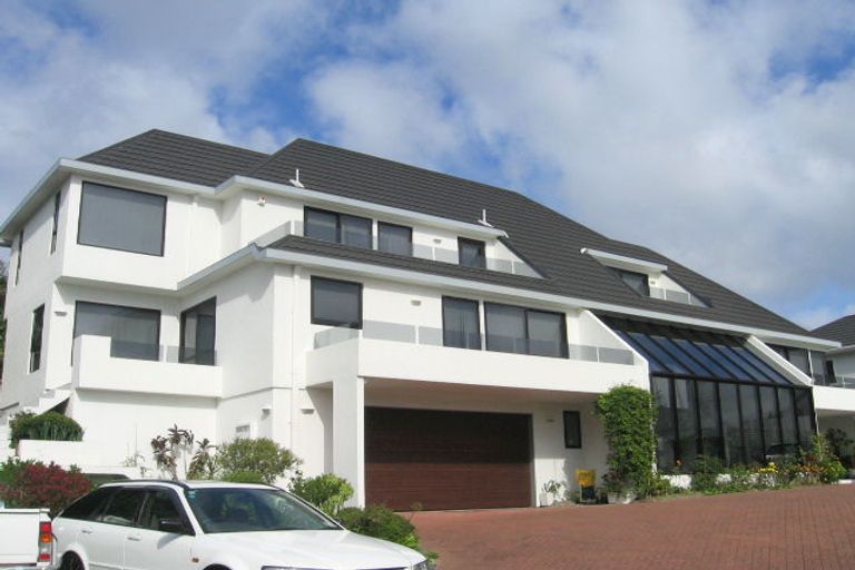 Photo of property in 8 Countess Close, Maupuia, Wellington, 6022
