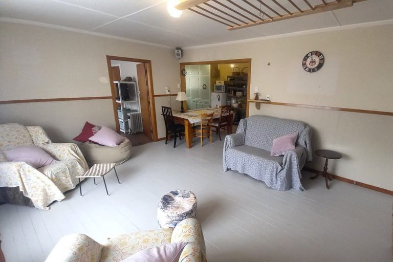 Photo of property in 17 Half Mile Road, Tuatapere, 9620