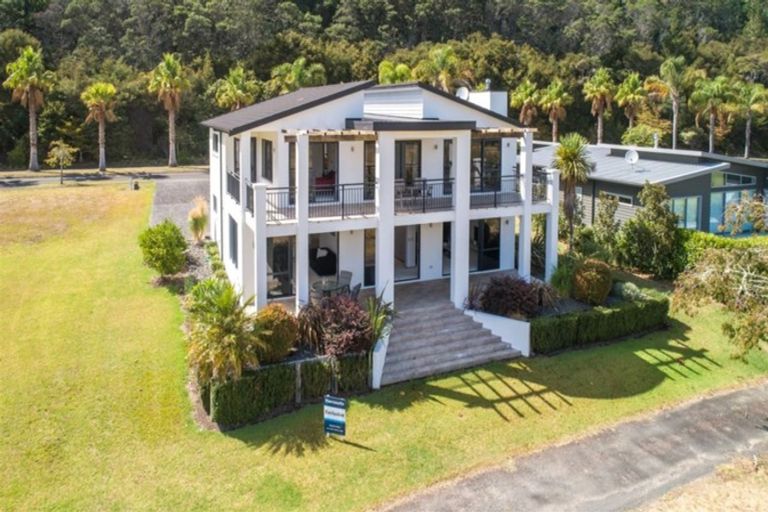 Photo of property in 124 Augusta Drive, Pauanui, Hikuai, 3579