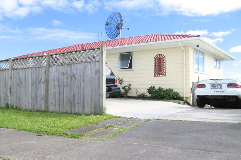 Photo of property in 52 Alabaster Drive, Papatoetoe, Auckland, 2025