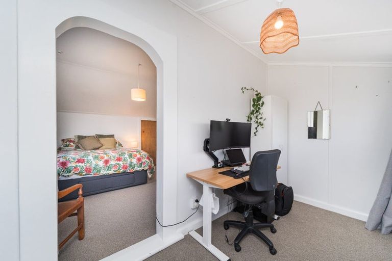 Photo of property in 103 Featherston Street, Takaro, Palmerston North, 4412