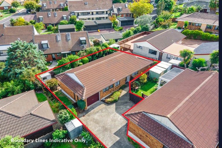 Photo of property in 2/77 Aberfeldy Avenue, Highland Park, Auckland, 2010