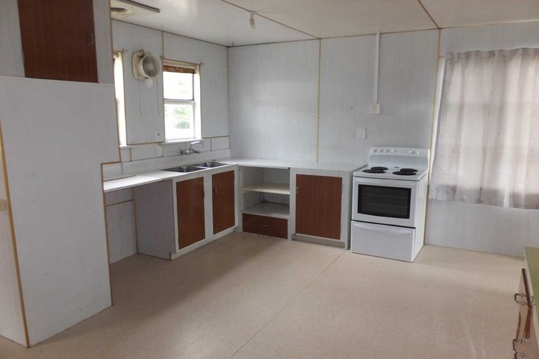 Photo of property in 327 Riccarton Road, Upper Riccarton, Christchurch, 8041