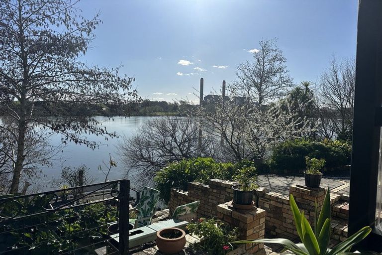 Photo of property in 220 Great South Road, Huntly, 3700