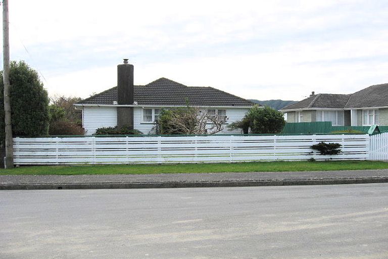 Photo of property in 16 Dunn Street, Wainuiomata, Lower Hutt, 5014