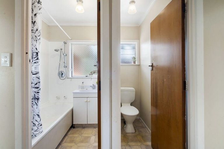 Photo of property in 1/21 Evelyn Place, Hillcrest, Auckland, 0627