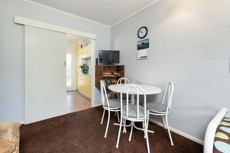 Photo of property in 40c Maunganui Road, Mount Maunganui, 3116
