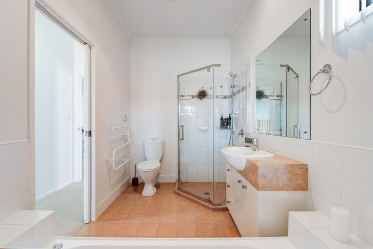 Photo of property in 10 Trimaran Drive, Gulf Harbour, Whangaparaoa, 0930