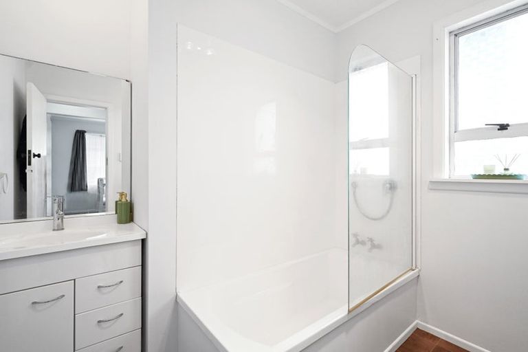 Photo of property in 26 Oxford Street, Fairfield, Hamilton, 3214