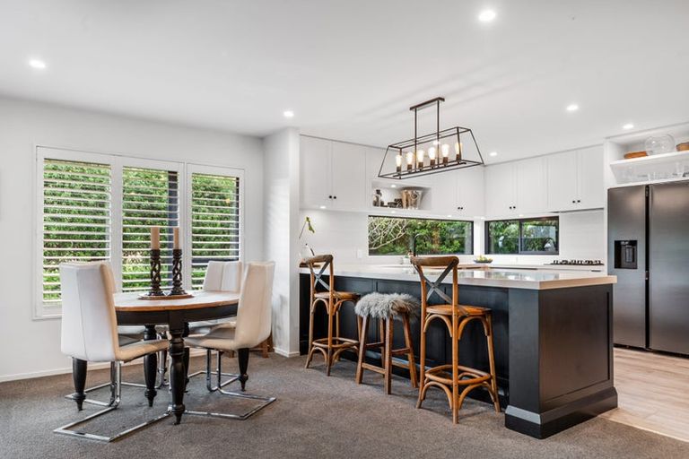 Photo of property in 100 Gardiners Road, Harewood, Christchurch, 8051