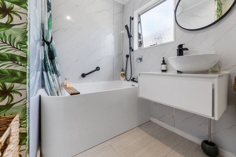 Photo of property in 54 Jonathon Street, Brookfield, Tauranga, 3110