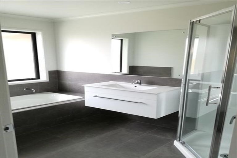 Photo of property in 26 Regis Park Drive, Pukekohe, 2120