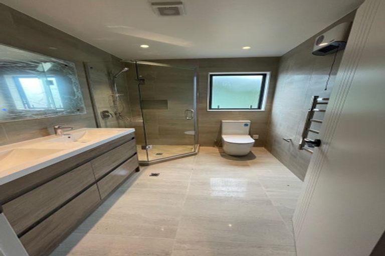 Photo of property in 40e Evelyn Place, Hillcrest, Auckland, 0627