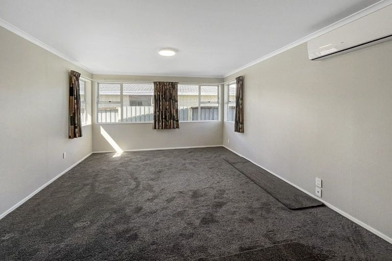 Photo of property in 12 Lockhart Avenue, Milson, Palmerston North, 4414