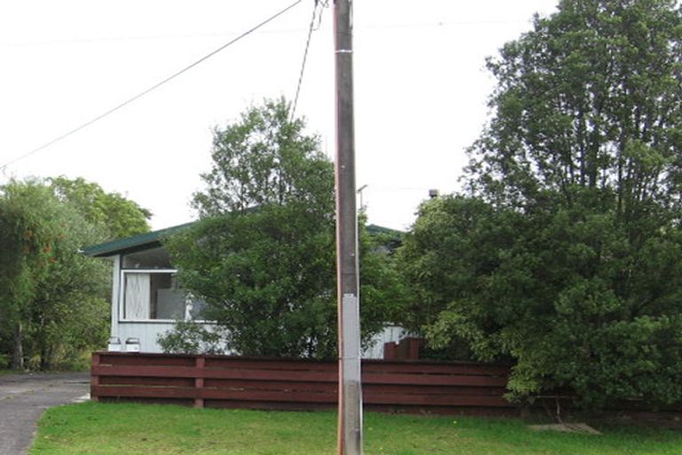 Photo of property in 11 Huruhuru Road, Massey, Auckland, 0614