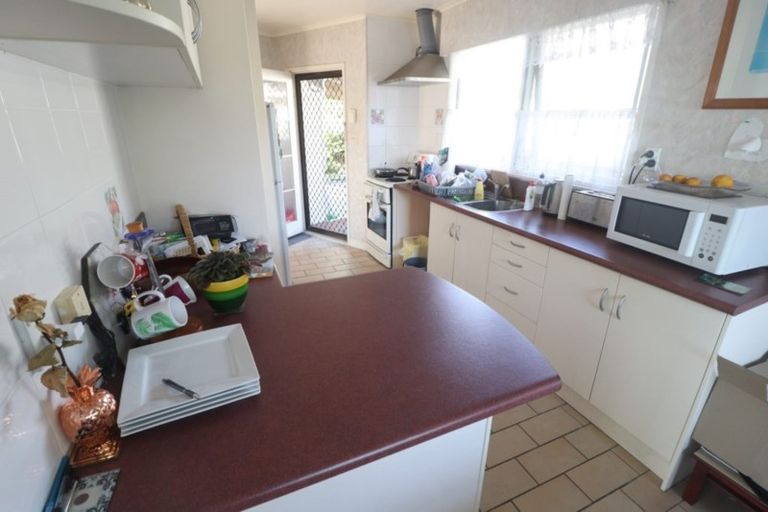 Photo of property in 1 Ngatoa Place, Glenfield, Auckland, 0629