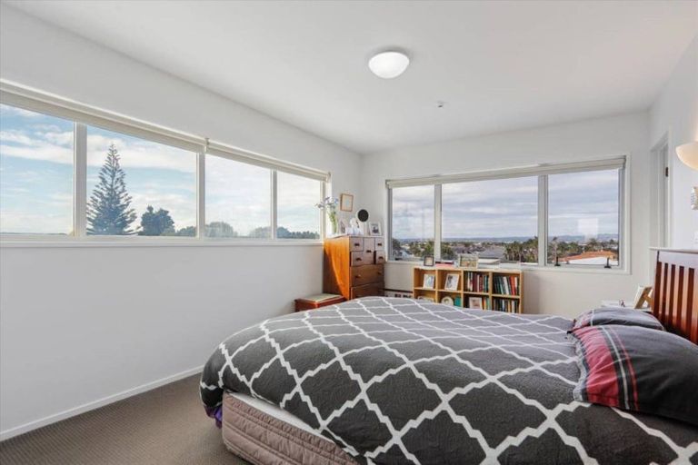 Photo of property in 1086 Papamoa Beach Road, Papamoa Beach, Papamoa, 3118
