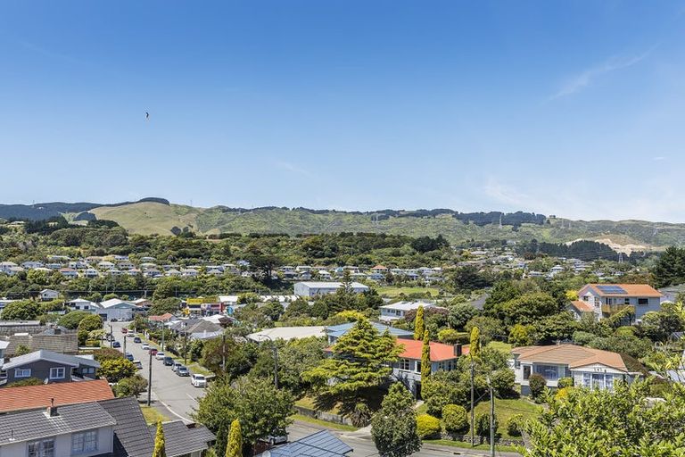Photo of property in 31 Mascot Street, Tawa, Wellington, 5028