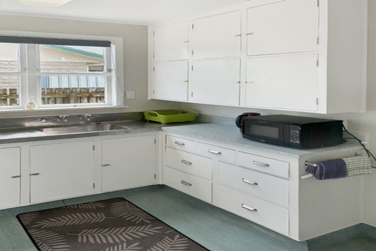 Photo of property in 2b Alma Street, Dannevirke, 4930